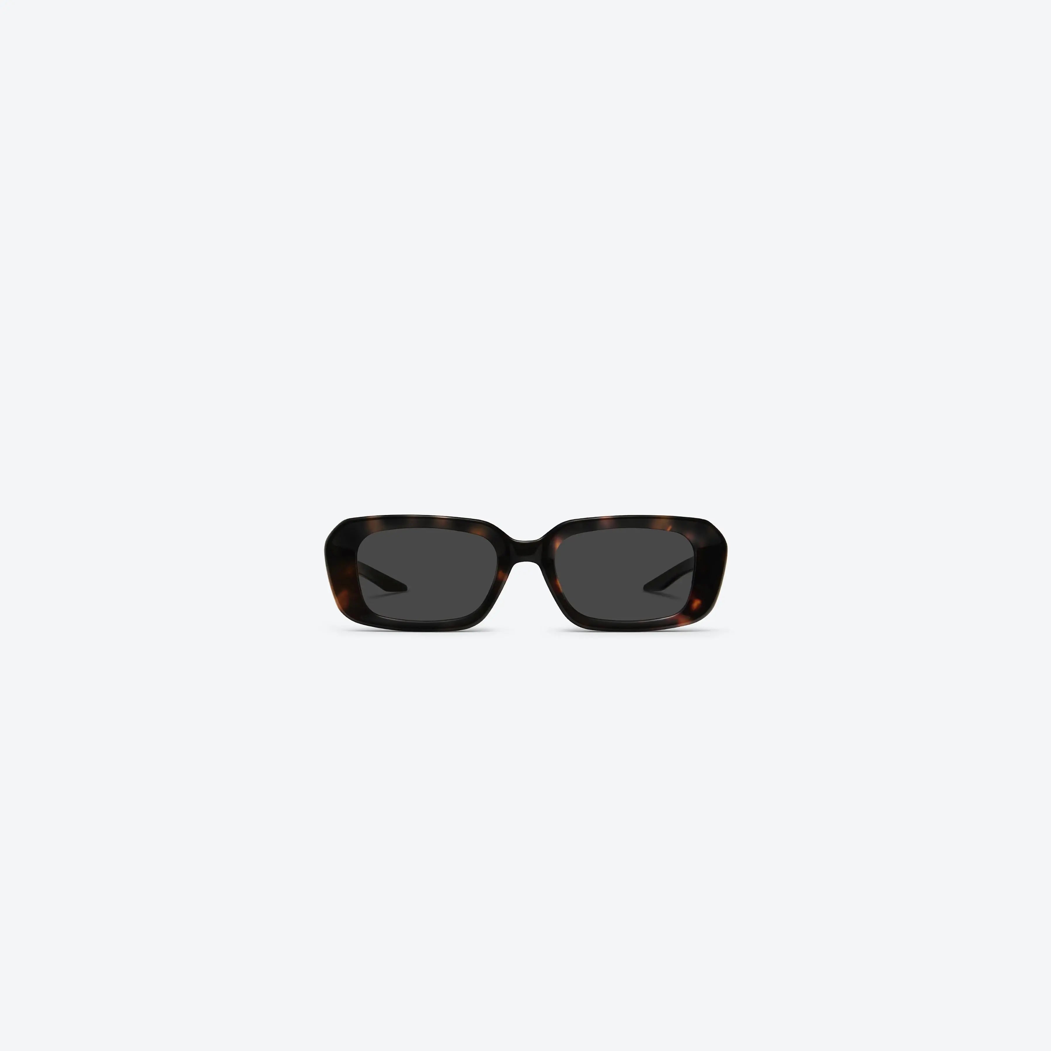 Lunettes de Soleil Femme Gentle Monster Melrose T1, monture tortue et verres gris fumé.