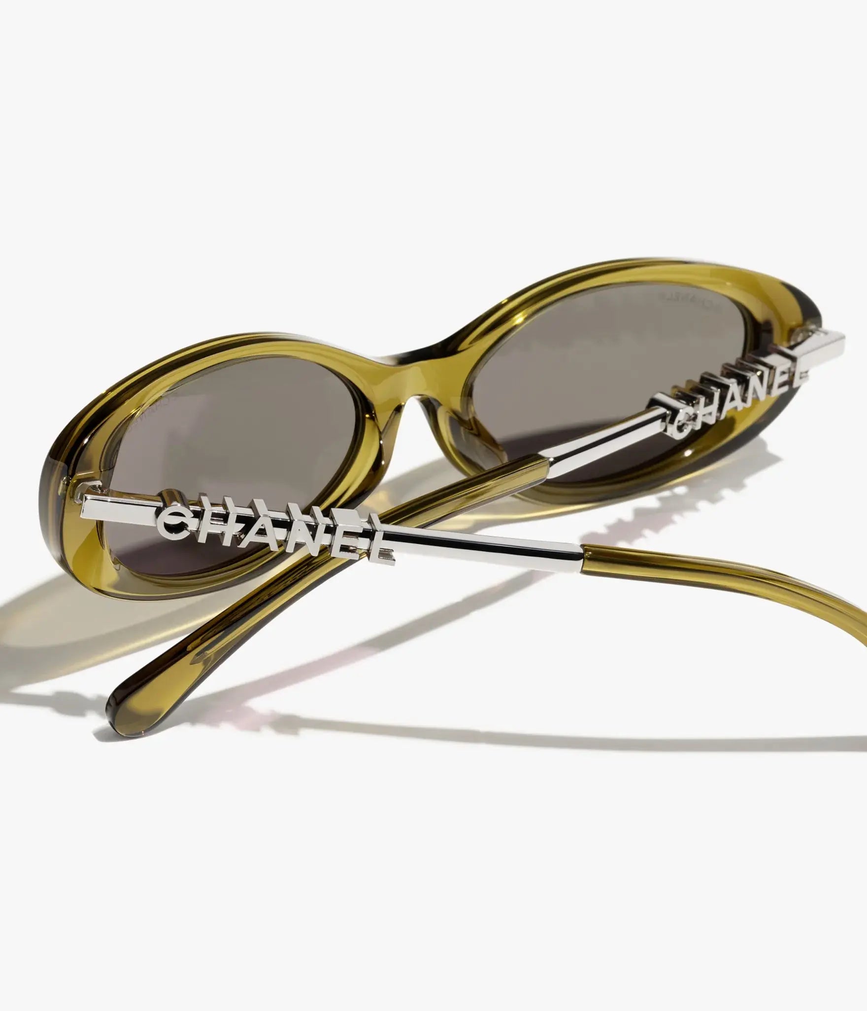 Lunettes de soleil Chanel ovales femme by Skyler Eyes