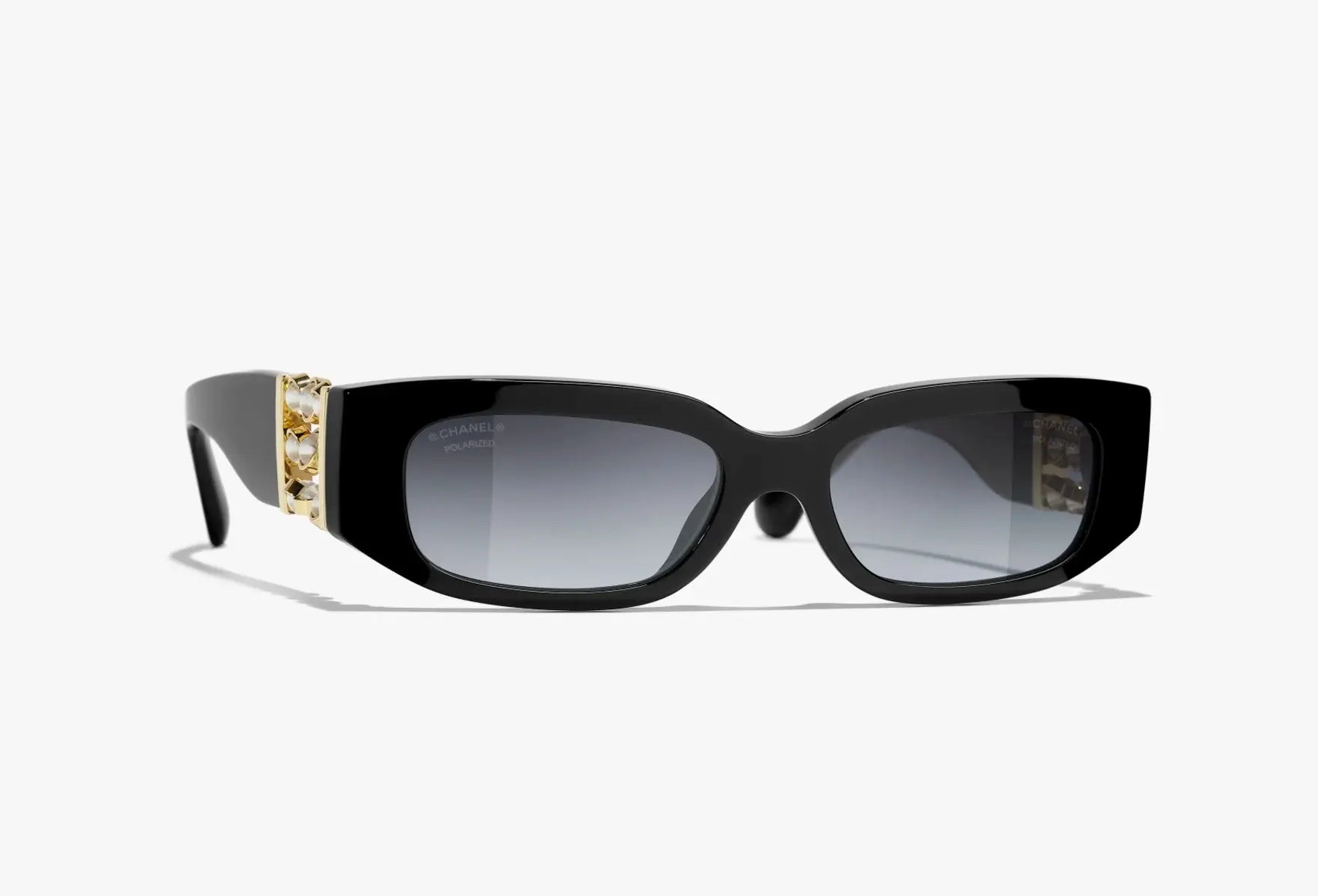 Lunettes de soleil Chanel ovales by Skyler Eyes